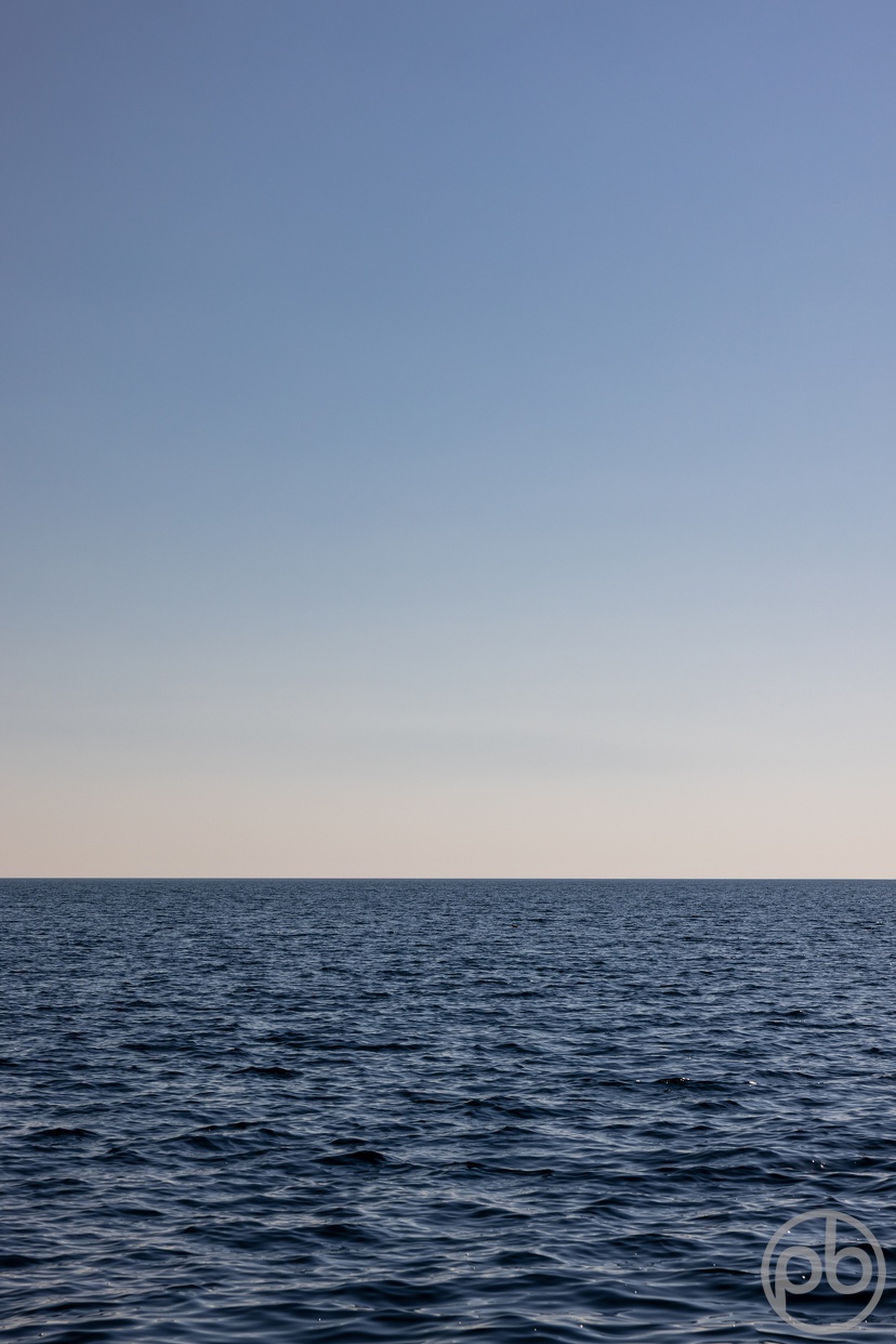 Draußen, Gewässer, Natur, Wasser, Fotokunst, Photo Art, Fine Art, Wandbilder, Wall Art, Gardasee, See und Himmel, Minimalistische Fotografie, Minimal