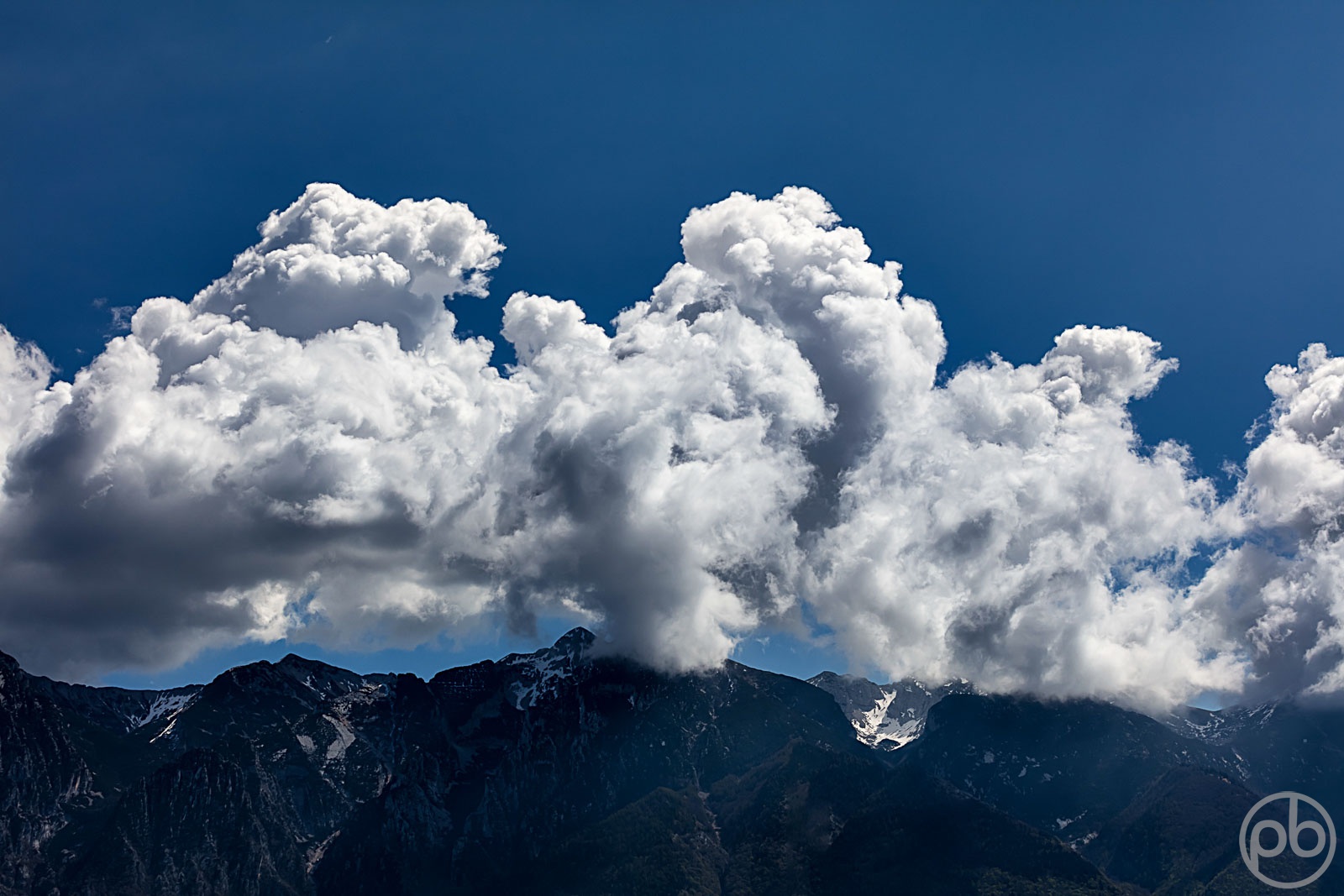 Fotokunst, Photo Art, Fine Art, Wandbilder, Wall Art, Wolken, Berge, blauer Himmel, Gardasee, Monte Baldo