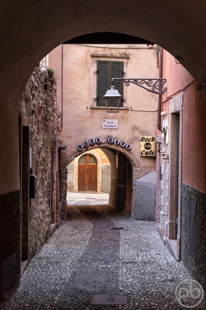 Fotokunst, Photo Art, Fine Art, Wandbilder, Wall Art, Mediterran, Gasse, Gardasee, Malcesine